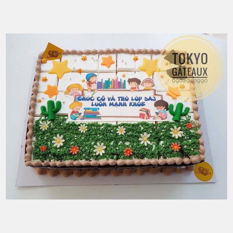 Bánh sinh nhật lớp học Tokyo Gâteaux sẽ làm điên đảo trái tim các em học sinh. Xem ngay hình ảnh để thấy được sự độc đáo trong cách trang trí chiếc bánh cùng với hương vị tuyệt vời, mang lại cho các em những giây phút thăng hoa và sung sướng.