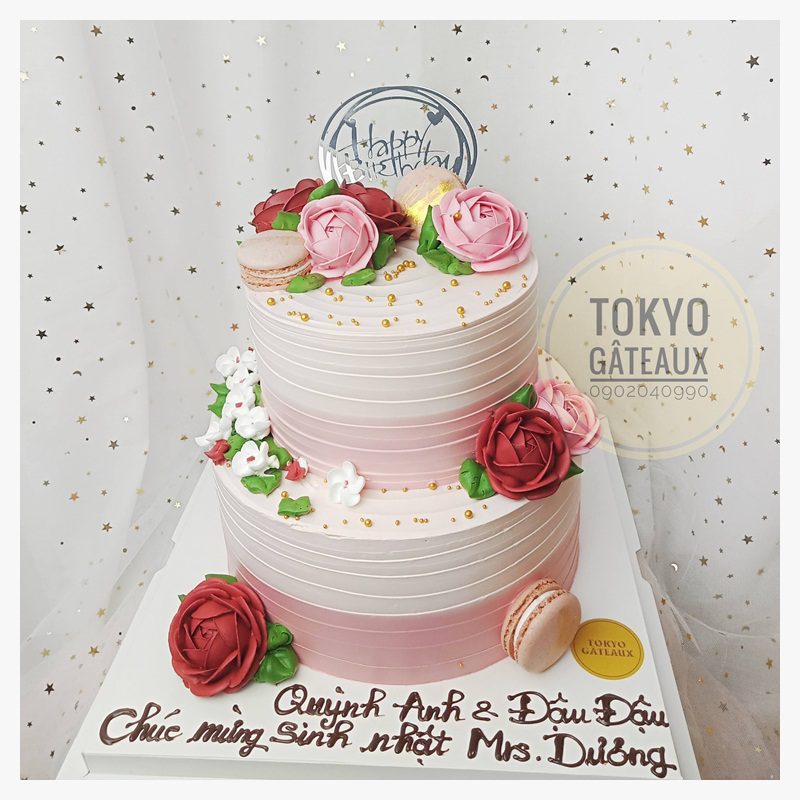 Bánh sinh nhật Hoa Hồng 2 tầng sz18/24 là món quà tuyệt vời trong ngày sinh nhật của bạn. Với thiết kế độc đáo, B2T2 mang đến cho bạn chiếc bánh hoa hồng đẹp mắt và ngon miệng để tạo nên một bữa tiệc sinh nhật hoàn hảo.