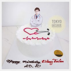Bánh sinh nhật trái tim bác sĩ