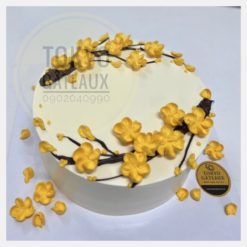 Bánh sinh nhật Mai vàng ngày Tết