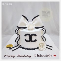Bánh sinh nhật Chanel Bow
