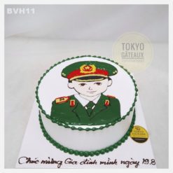 Bánh sinh nhật vẽ chú bộ đội
