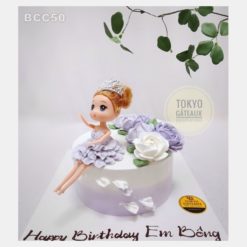Bánh sinh nhật Búp Bê Hoa Tím